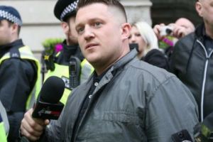 MAREA CENZURĂ a ÎNCEPUT! Jurnalistul Tommy Robinson a fost ELIMINAT de pe Twitter fără motiv