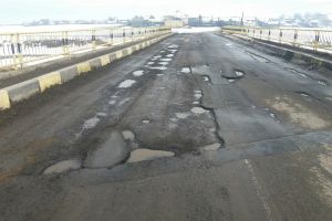 S-a deteriorat şi drumul judeţean care traversează localitatea Sântimbru