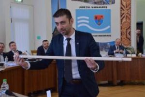 Presedintele PSD Maramures a oferit cate o ”ramura de maslin” consilierilor judeteni liberali