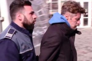 Criminalul din Braşov are o zgârietură pe obraz. Cine i-a făcut-o