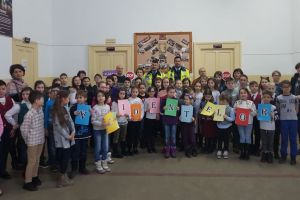 «Circul şi mă joc în siguranţă»