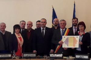 Consiliul Local Bistriţa: Declaraţia Unirii cu Basarabia. ”Trăiască România Mare!” (VIDEO)