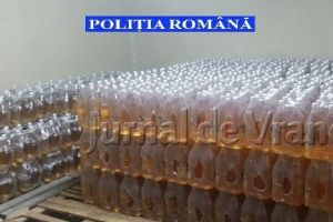 Ce au găsit poliţiştii în urma percheziţiilor la producătorii de alcool
