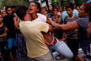 Zeci de oameni au murit intr-o sectie de politie, dupa o tentativa de evadare a detinutilor