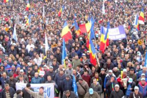 Sindicatul a aprobat declanşarea grevei generale la Dacia