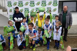 FOTO: Școala Gimnazială nr. 3 Cugir a câştigat faza zonală a Cupei Tymbark la fotbal destinată copiilor clasele 0 – 2