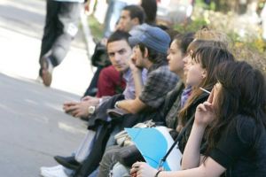 Absolvenţii şcolilor postliceale îşi găsesc mai repede serviciu decât cei cu facultate: Ai carte, nu ai întotdeauna parte!