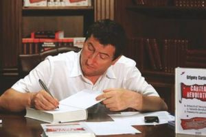 Despre „Misterele Revoluţiei din 1989” cu Grigore Cartianu la Brad, Simeria şi Petroşani