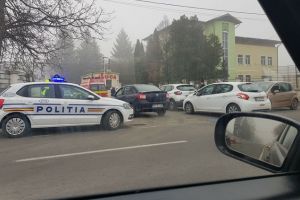 Accident de muncă la un abator: o femeie şi-a secţionat degetele la utilajul de feliat