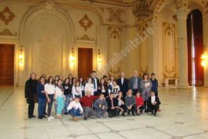 Agenda parlamentară: Elevii merituoşi de la două şcoli târgoviştene, oaspeţii deputatului Dumitru Lupescu (USR), la Parlament