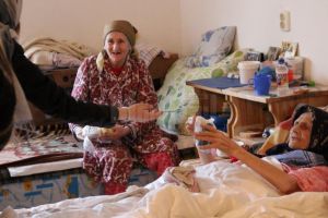 Ajutoare pentru bătrânii de la Mănăstirea Bogdăneşti