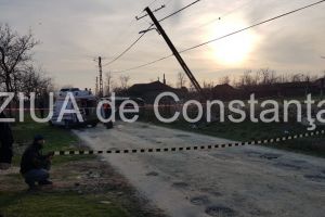 Imagini de la eveniment:Accident rutier grav in comuna Tortomanu, judetul Constanta. Elicopterul SMURD la fata locului