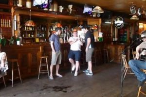 Irlanda: barurile rămân deschise în Vinerea Mare pentru prima oară în ultimii 90 de ani