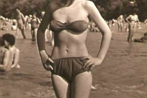 FOTO. Someşul în urmă cu peste 50 de ani. Plin de sătmăreni la baie