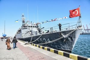 Bastimente turcesti in Portul Constanta. Participa la exercitii comune in Marea Neagra. Astazi pot fi vizitate de curiosi  