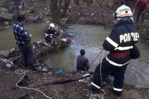 UPDATE FOTO – Copil înecat într-un pârâul pe Valea Hârtibaciului