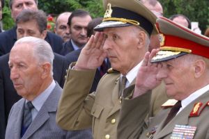 Pachete pentru veteranii sibieni în prag de Paşte din partea Primăriei