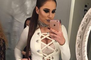 BOMBA SEXY din Arad care a ajuns în presa centrală după LIKE-ul unui fotbalist celebru (GALERIE FOTO)