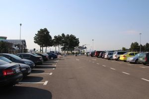 Începând de duminică parcarea Aeroportului „Ştefan cel Mare” Suceava va fi cu plată