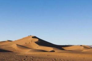 Cercetătorii de la Institutul de Tehnologie din Massachusetts (MIT) au reuşit să extragă apă din aerul arid al deşertului
