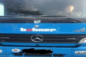 Pericol public: doi şoferi prinşi băuţi la volan. Unul conducea un TIR, celălalt un microbuz