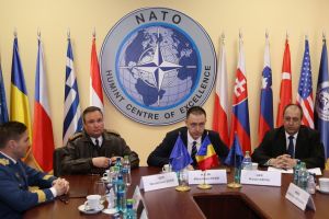 Ministrul apărării, Mihai Fifor, a vizitat Centrul de Excelenţă NATO din Oradea (FOTO)