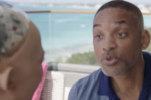 Reacţia robotului Sophia când Will Smith a încercat să-i fure un sărut (VIDEO)