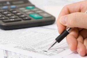 PROIECT: Administratorii de bloc vor fi obligaţi să prezinte toate hârtiile la control. În caz contrar, riscă amenzi de 3.000 de lei