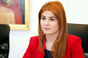 Ioana Bran, centrul unui scandal mediatic. Angajaţii ministerului au dat-o în gât