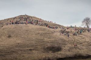 O nouă pădure marca ”Tăşuleasa Social” prinde viaţă. Nicolae al României, voluntar (VIDEO)