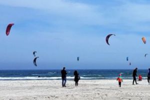 Porturi închise şi sporturi extreme pe litoral. E cod galben de vânt   