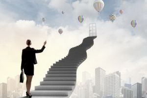 Şefă cu „cazier”: Amendată pentru furt, cumnata preşedintei Judecătoriei Beiuş s-a ales cu o… promovare