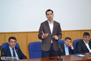 FOTO: preşedintele FRF, Răzvan Burleanu, duminică, 1 aprilie, la Alba Iulia, la deschiderea oficială a cursului pentru Licenţa B UEFA: „Pentru un fotbal mai bun, avem nevoie de jucători mai buni şi antrenori mai buni”