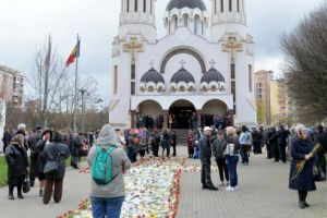 „Crucea de flori”, o iniţiativă care şi-a atins scopul