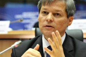 O mulţime de români se grăbesc să intre în noul partid politic al ex-premierului Dacian Cioloş