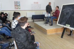 Piesă de teatru jucată în spatele gratiilor