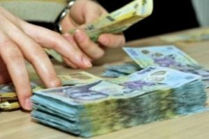 VEŞTI BUNE PENTRU MEDICI ŞI PROFESORI. De la 1 aprilie vor încasa salarii mai mari. Cui i se va dubla leafa