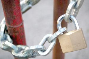 Ce se întâmplă într-o zi normală în economia vasluiană? Trei patroni pun lacătul pe afaceri!