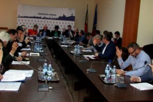 Sprijin pentru deplasările şcolilor reghinene în Ungaria şi Olanda