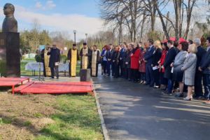 Personalitati politice, prezente la dezvelirea statuii lui Ion Inculet, la Bucov/ GALERIE FOTO