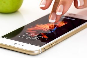 Actualizare pentru transparenta confidentialitatii pe toate sistemele de operare Apple