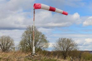 Cod Galben de vânt puternic, luni, pentru zona de munte a judeţului Suceava