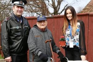 FOTO: Pachete de Paşte pentru veteranii de război din Reghin