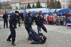 MARȚI: Ceremonie militară, avansări în grad şi exerciţii demonstrative, organizate de IJJ Alba în Piaţa Cetăţii din Alba Iulia. Sărbătoresc 168 de ani de la înfiinţarea Jandarmeriei Române