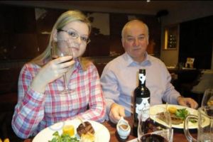 Noi dezvăluiri despre otrăvirea fostului spion rus: Moartea a venit într-un pachet cu HRIŞCĂ printr-o prietenă a fiicei sale