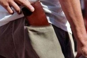 Hoţ de buzunare, arestat la Cluj. Acţiona în magazine şi mijloace de transport în comun