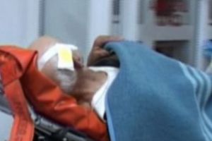 Scene SCANDALOASE! Un bătrân de 90 de ani, BĂTUT şi TÂLHĂRIT în mijlocul oraşului