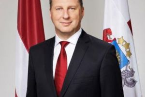 E LEGE. RUSA şi alfabetul CHRILIC, afară din ȘCOLI