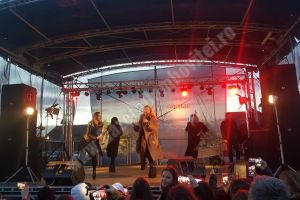 Andreea Bănică a cântat la Ulmi, la prima ediţie a Zilelor localităţii. Un foc de artificii a încheiat manifestările
