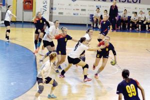 Merg la turneul semifinal